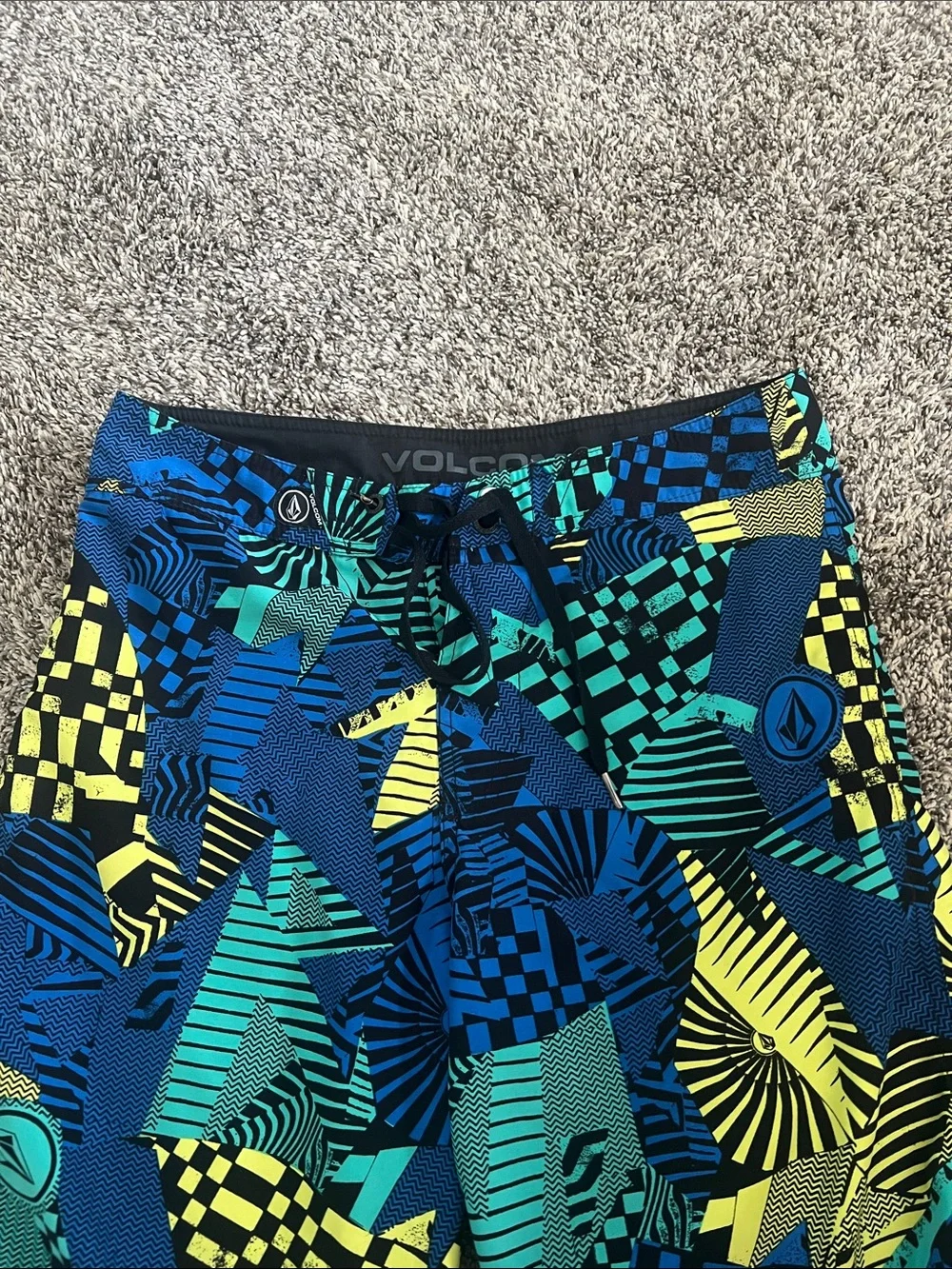 Volcom Men’s Blue Teal Yellow Geometric Swim Board Shorts